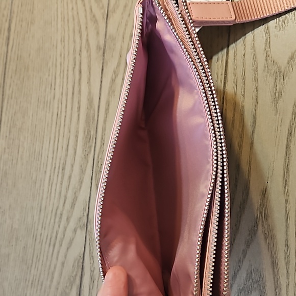 Lululemon Curved Wristlet - Picture 4 of 6